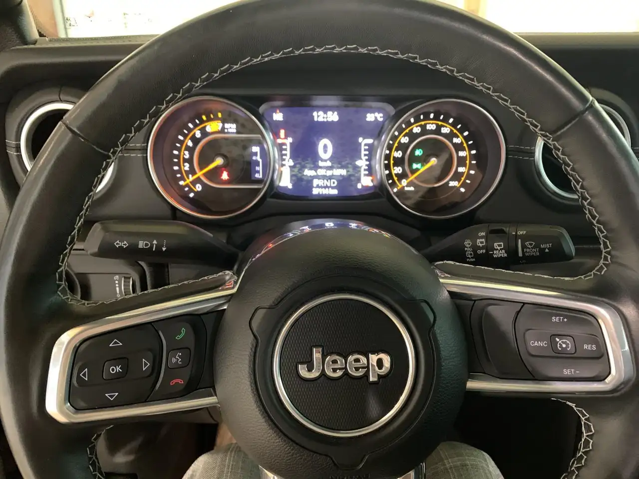 Jeep Wrangler снимка Jeep Wrangler