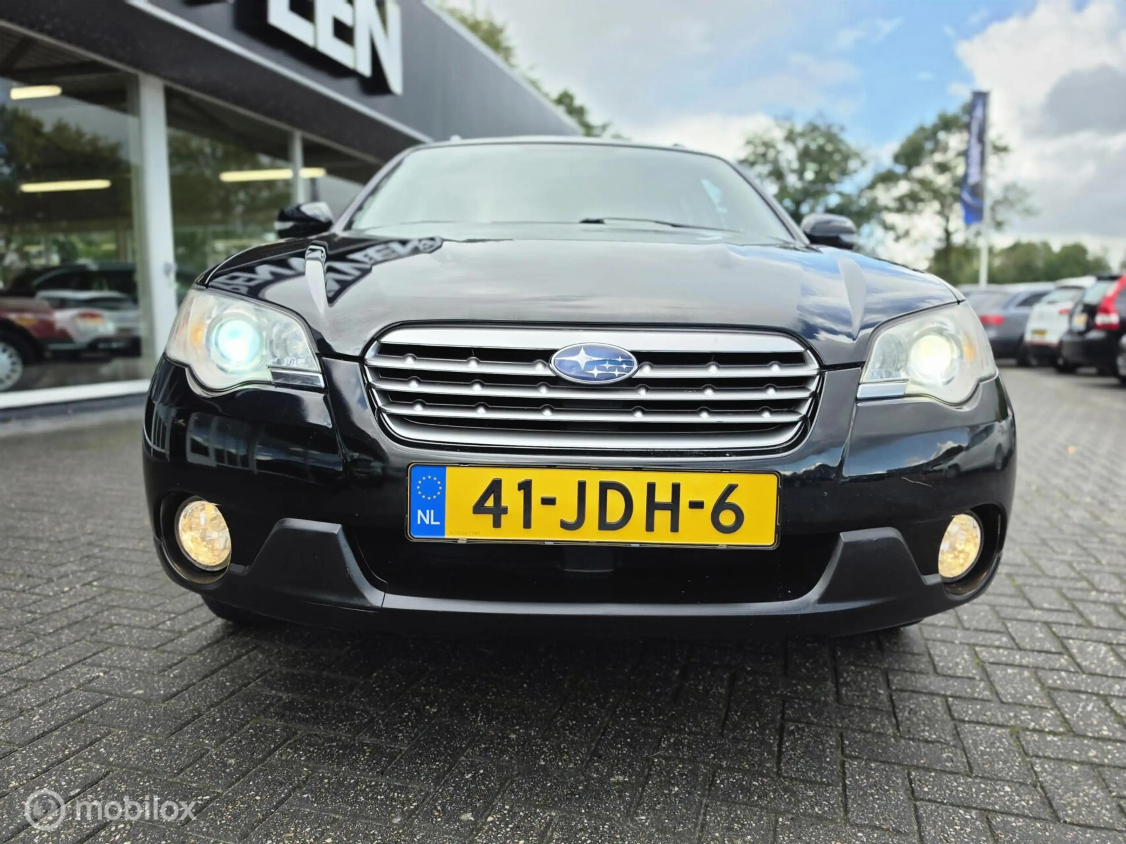 Subaru Legacy Touring Wagon 2.5i Exclusive Edition — photo 7
