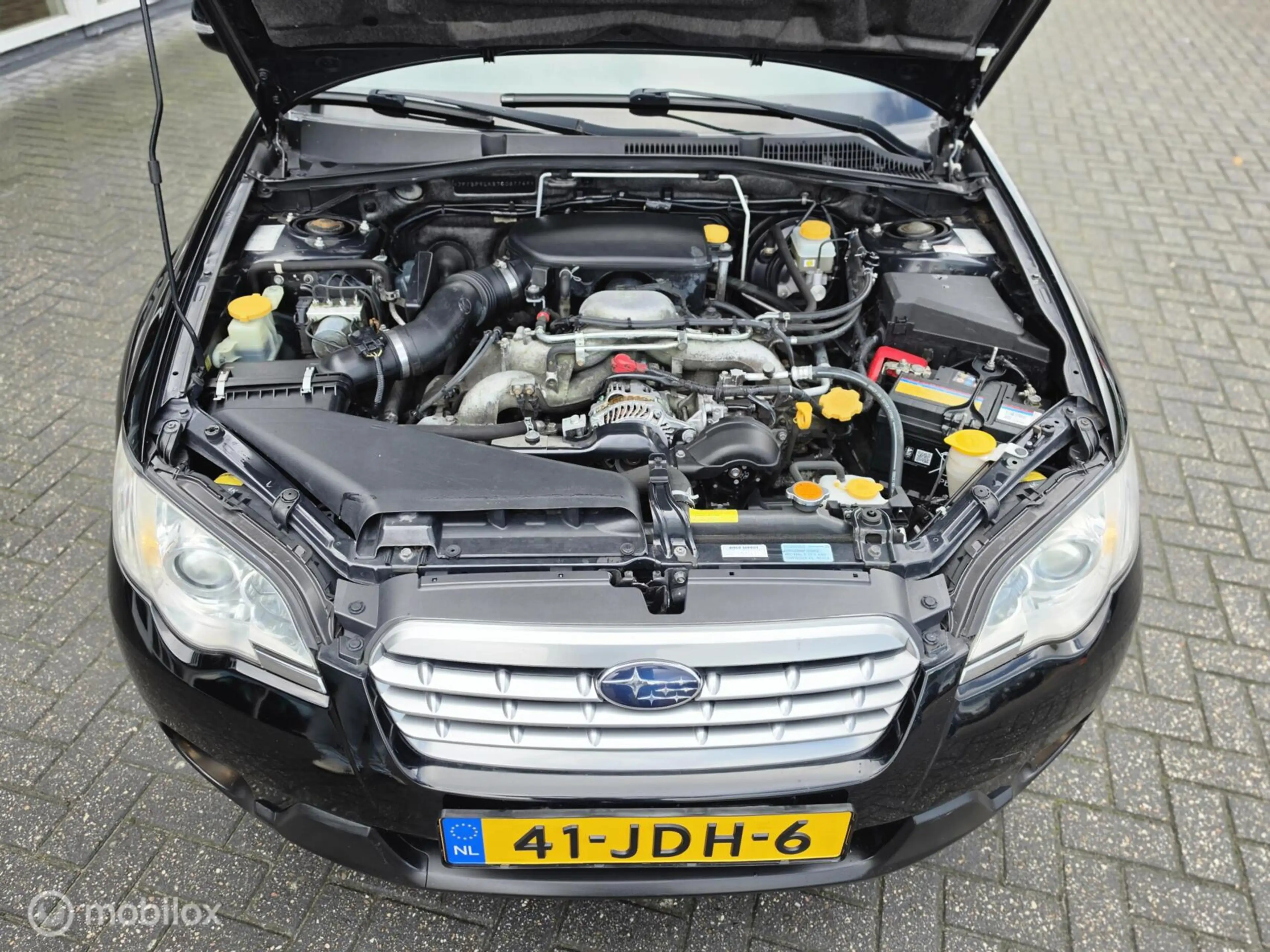 Subaru Legacy Touring Wagon 2.5i Exclusive Edition — photo 8