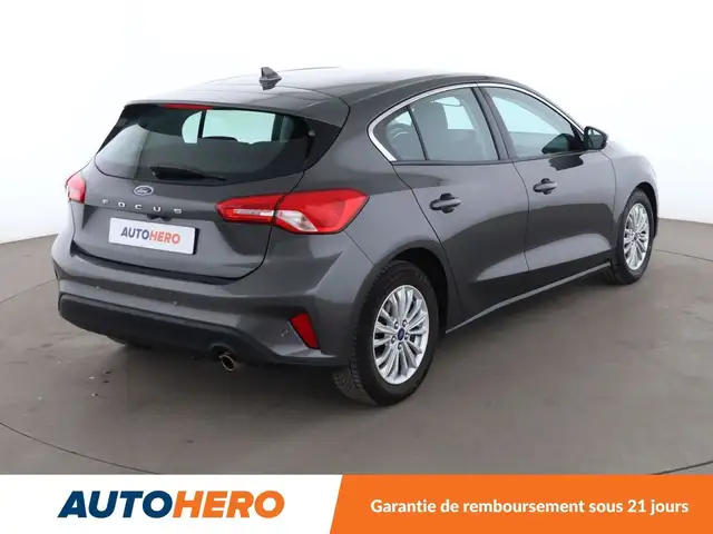 Ford Focus view 6