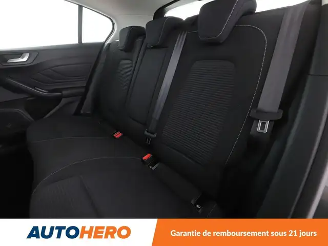 Ford Focus view 15