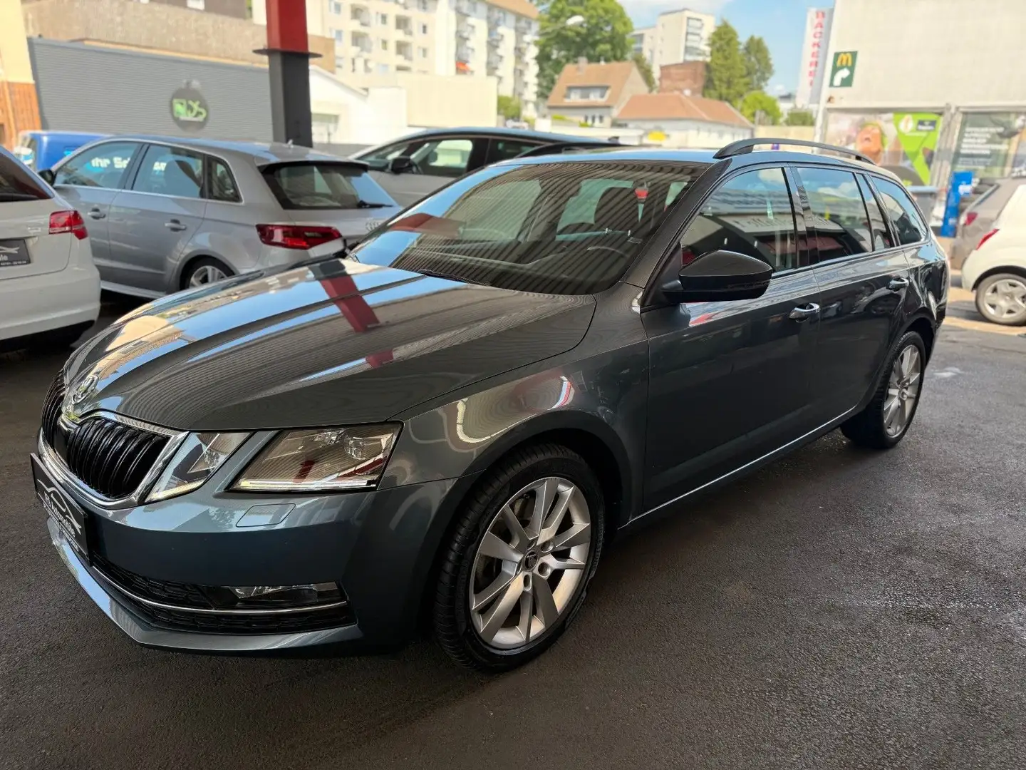 Skoda Octavia Combi Style*NAVI*KAMERA*AHK*SHZ*TEMPO Grau - 1