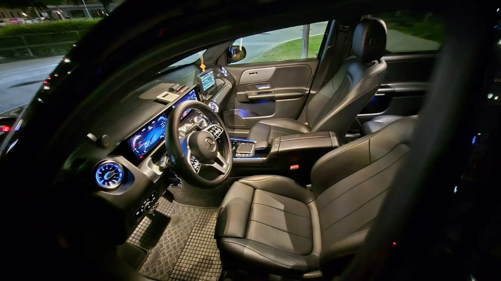 Mercedes-Benz GLB 200 d Aut. - 1