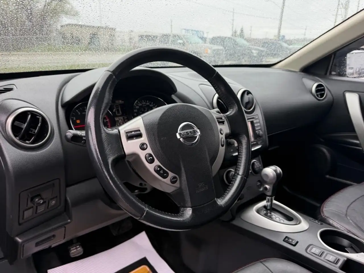 Nissan Rogue снимка Nissan Rogue
