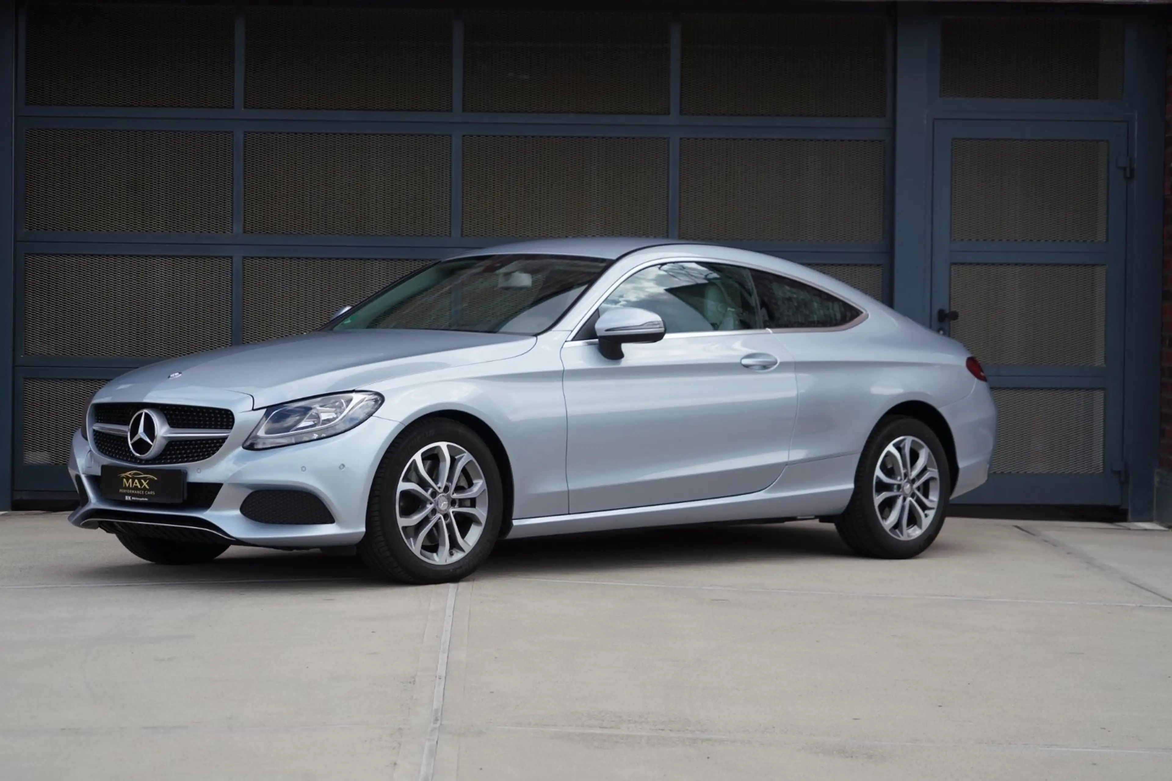 Mercedes-Benz C 300 Coupe 21000km Neuwertig Leder — photo 2