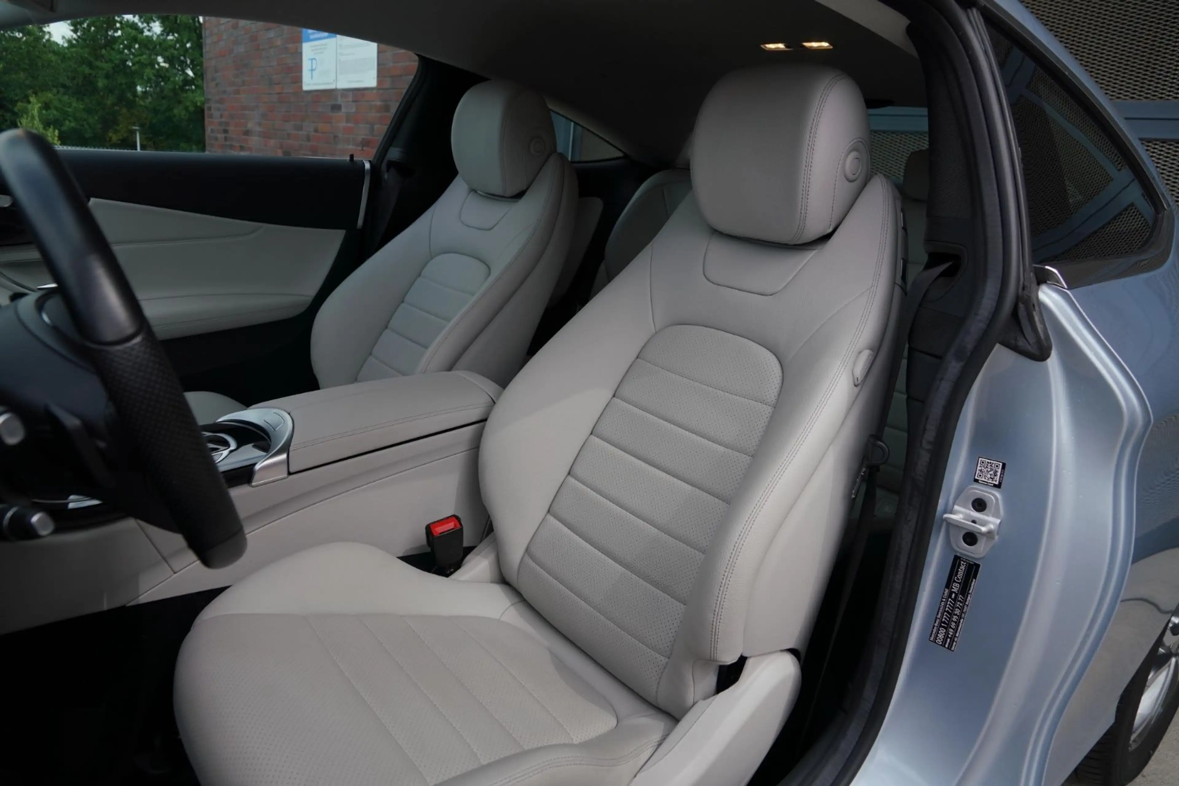 Mercedes-Benz C 300 Coupe 21000km Neuwertig Leder — photo 9