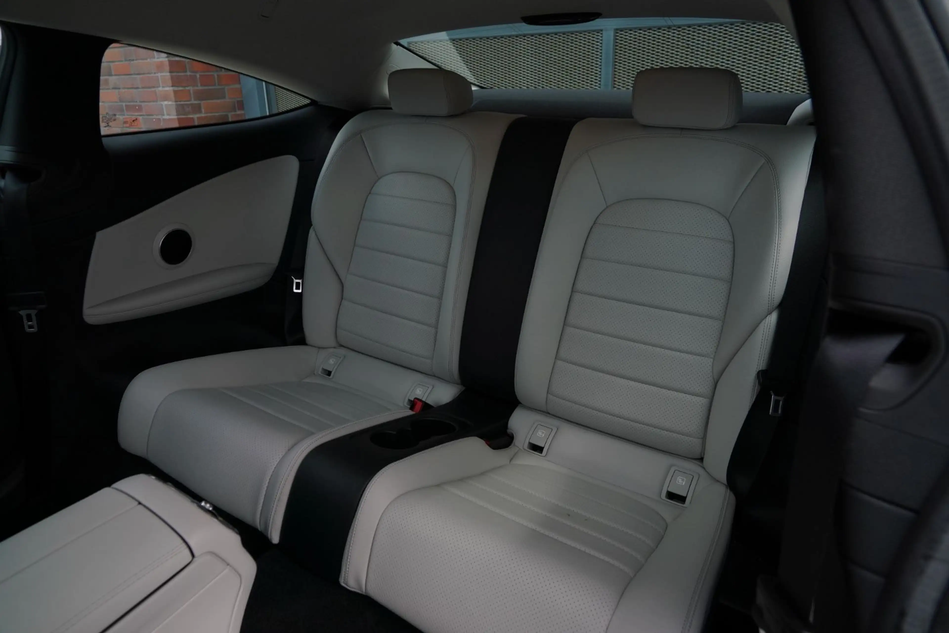 Mercedes-Benz C 300 Coupe 21000km Neuwertig Leder — photo 12