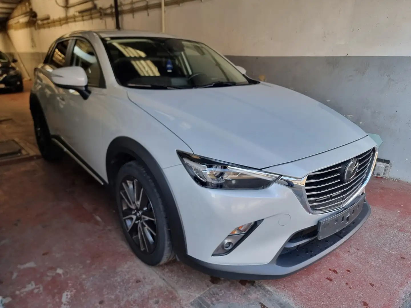 Mazda CX-3 SKYACTIV-D 105 AWD Sports-Line Argent - 2