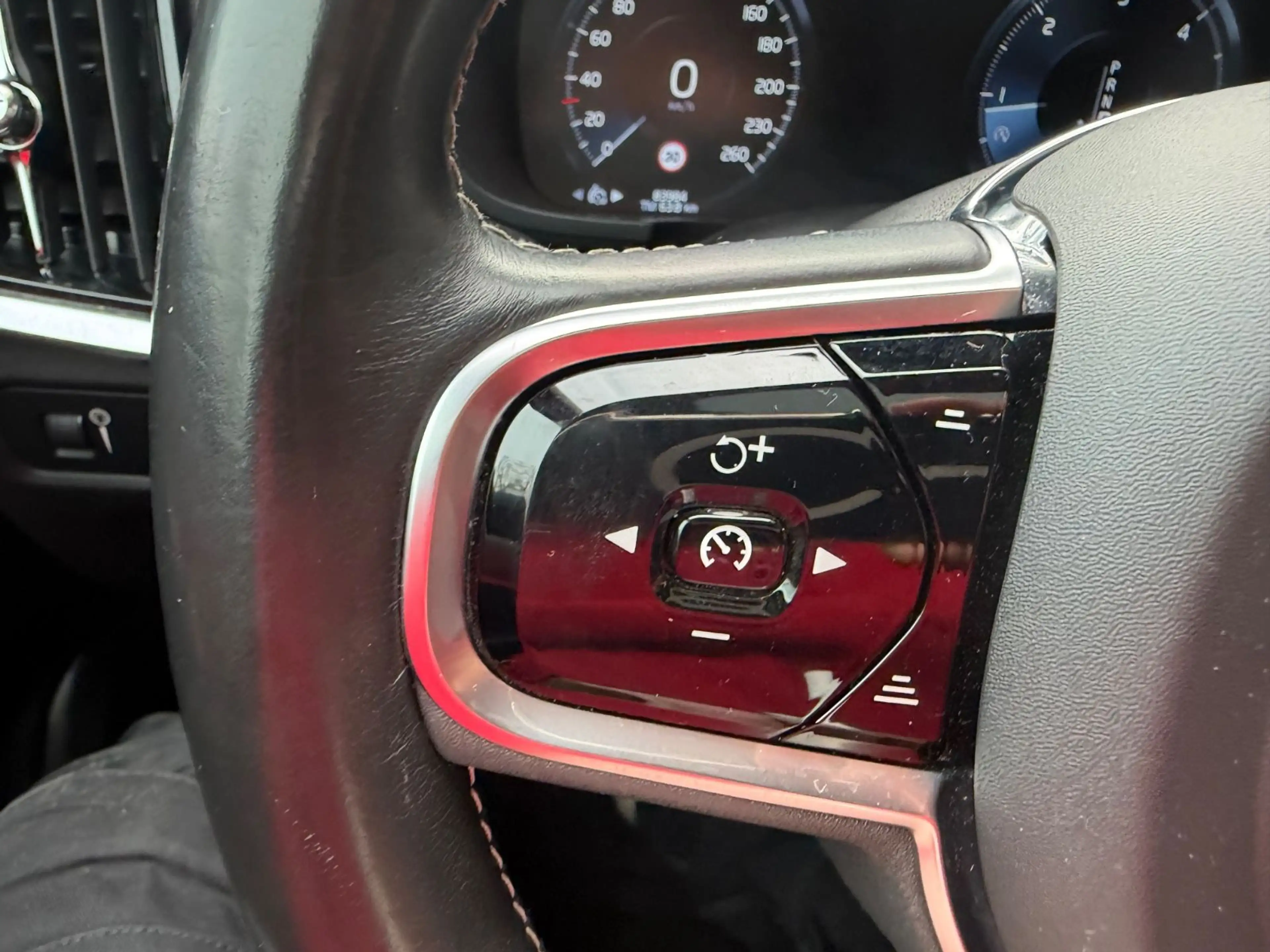 Volvo S90 Lim.Aut. Inscription AWD Voll!!!20ZollMatrix — photo 37