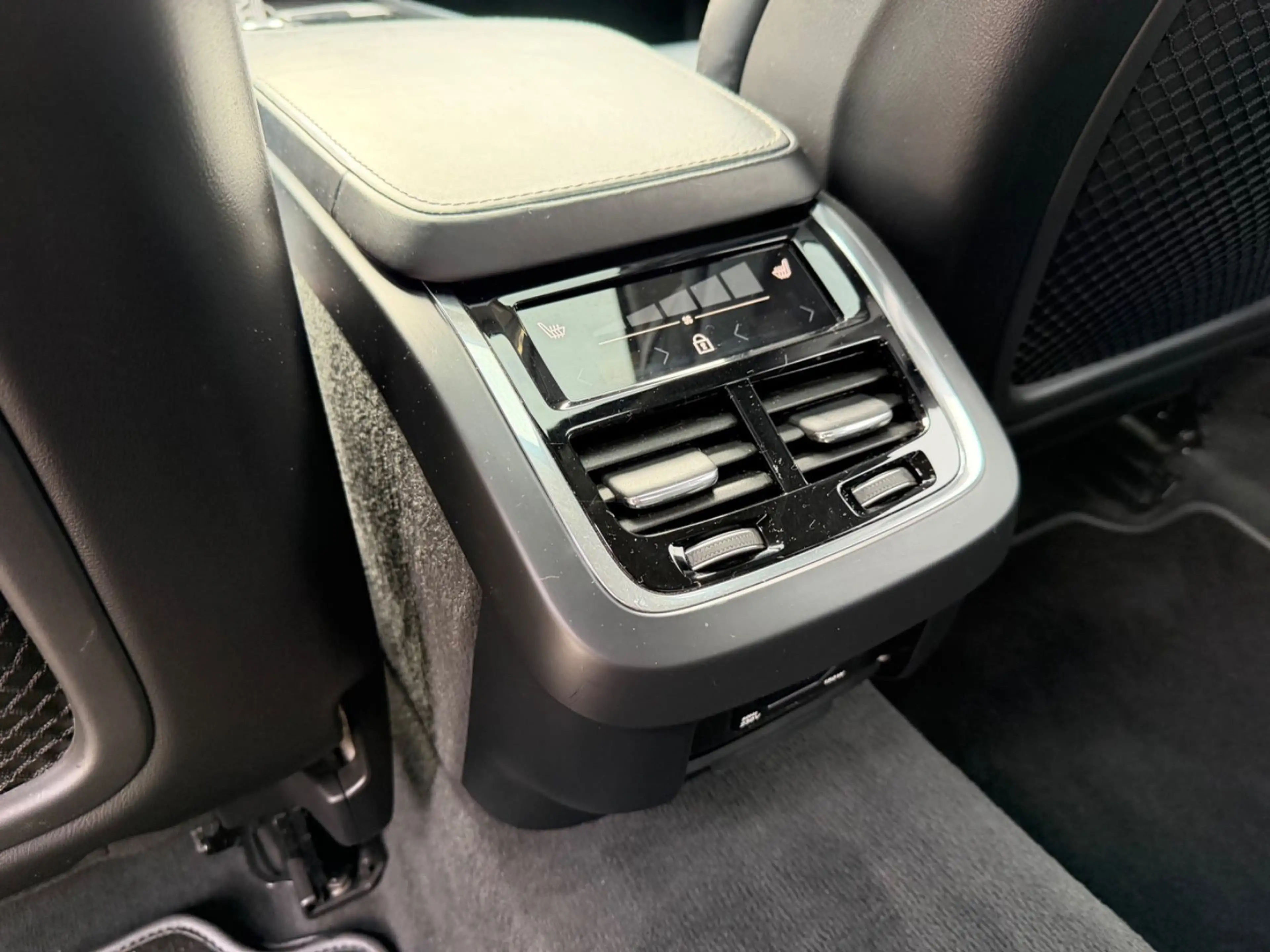 Volvo S90 Lim.Aut. Inscription AWD Voll!!!20ZollMatrix — photo 21