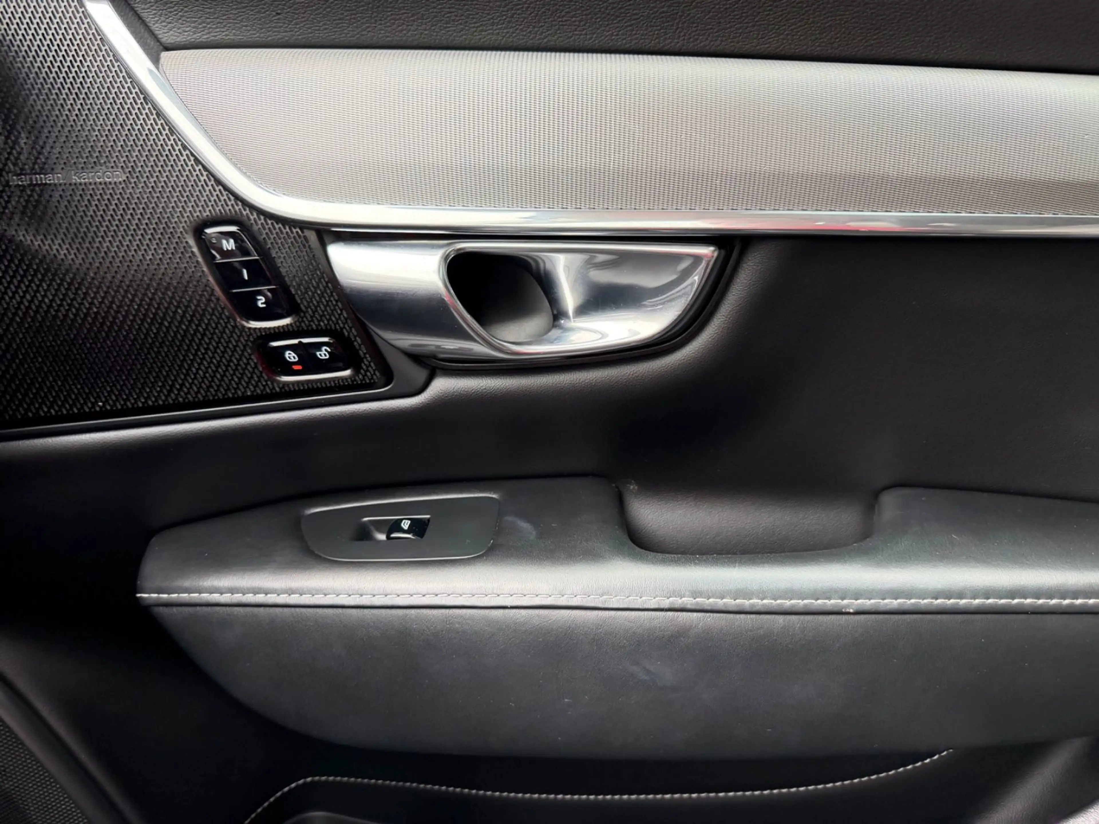 Volvo S90 Lim.Aut. Inscription AWD Voll!!!20ZollMatrix — photo 38