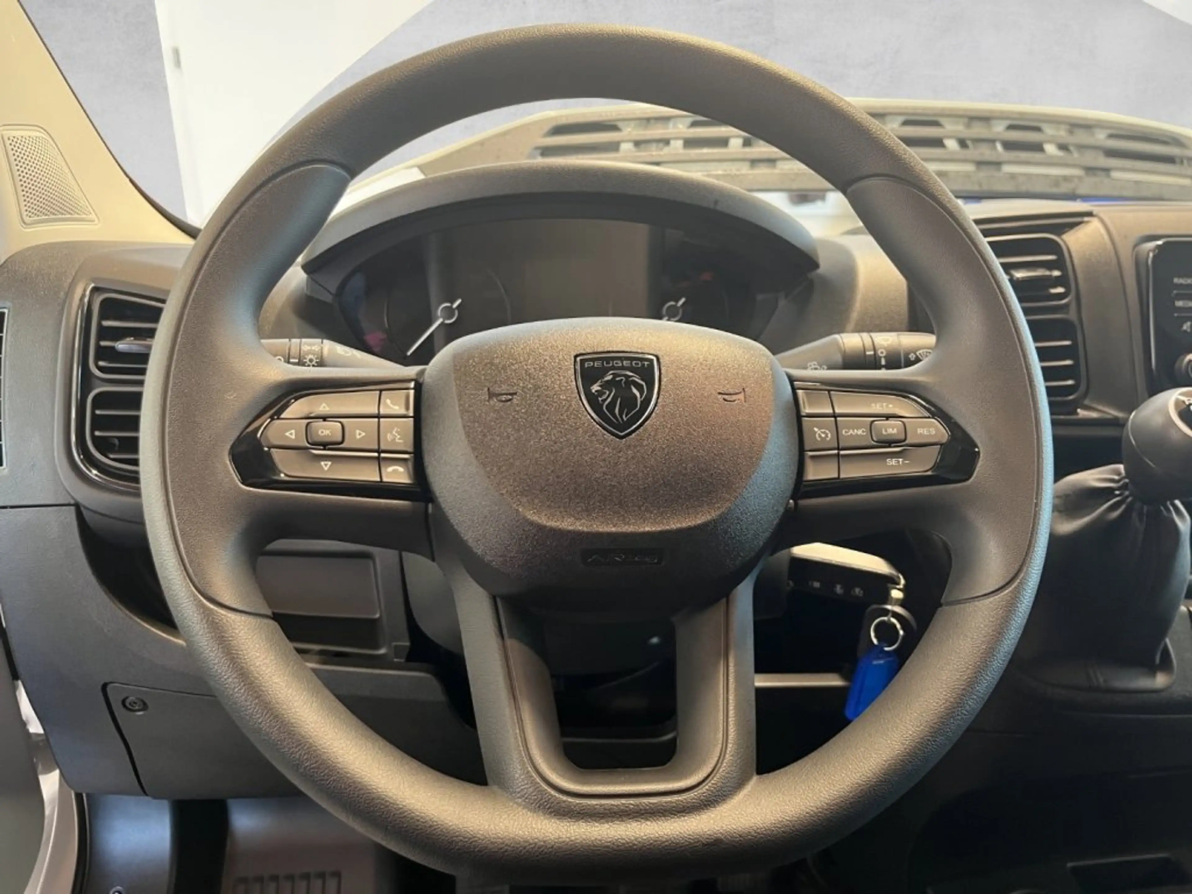 Peugeot Boxer KW L2H1 BHDI 140 — photo 9