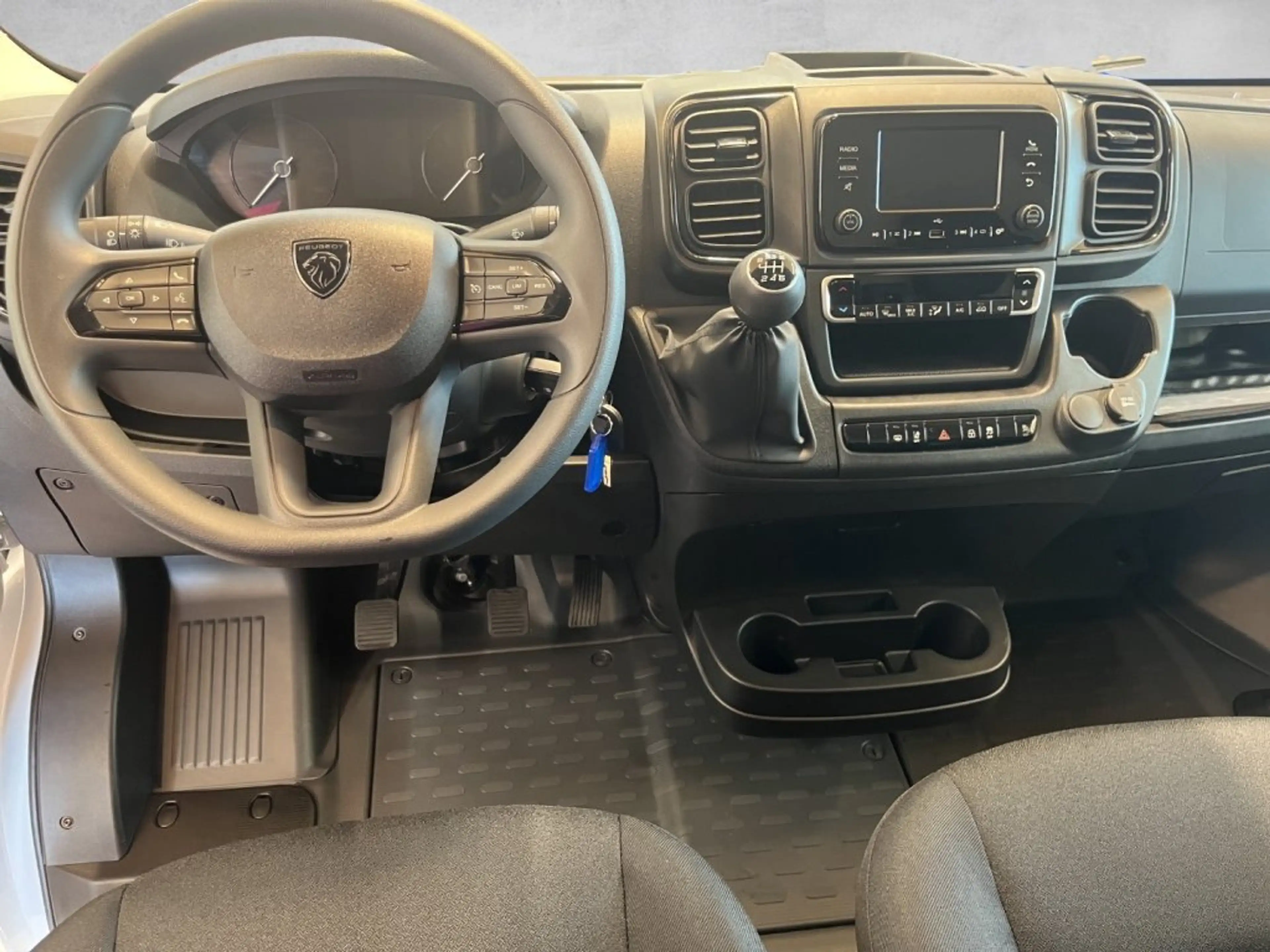 Peugeot Boxer KW L2H1 BHDI 140 — photo 12
