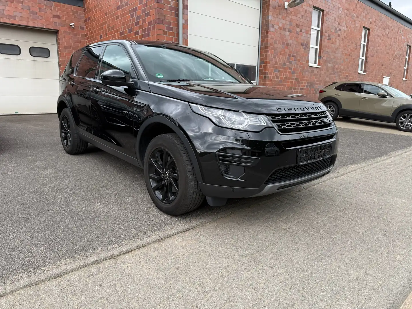 Land Rover Discovery Sport TD4 Black, SE, Pano, AWD Negro - 1