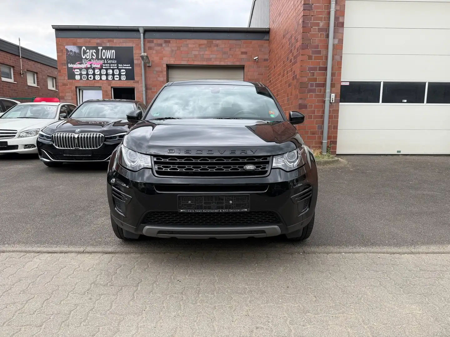 Land Rover Discovery Sport TD4 Black, SE, Pano, AWD Negro - 2
