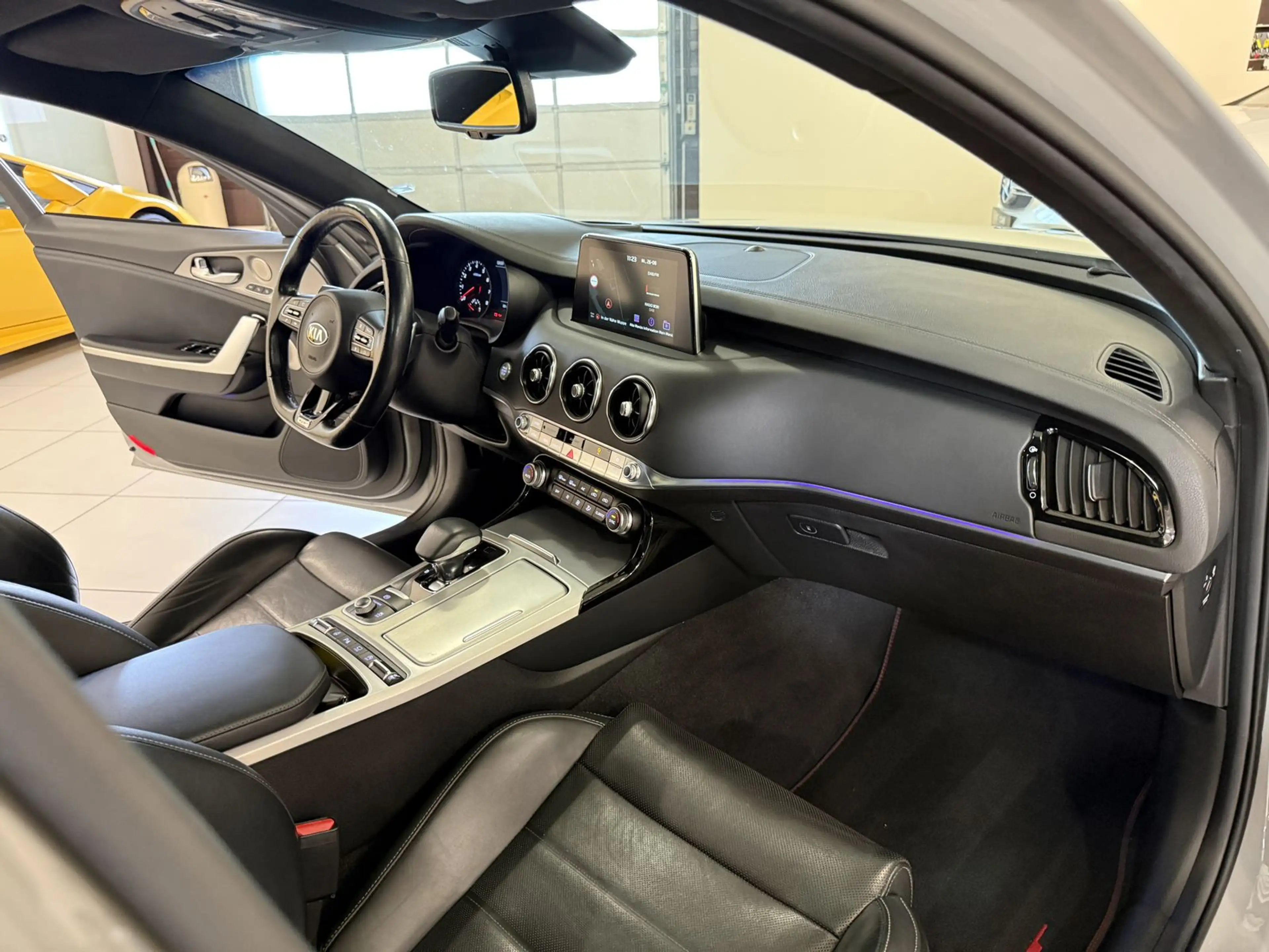 Kia Stinger GT 4WD *Pano-HUD-ACC-H&K-360°-Garantie* — photo 10
