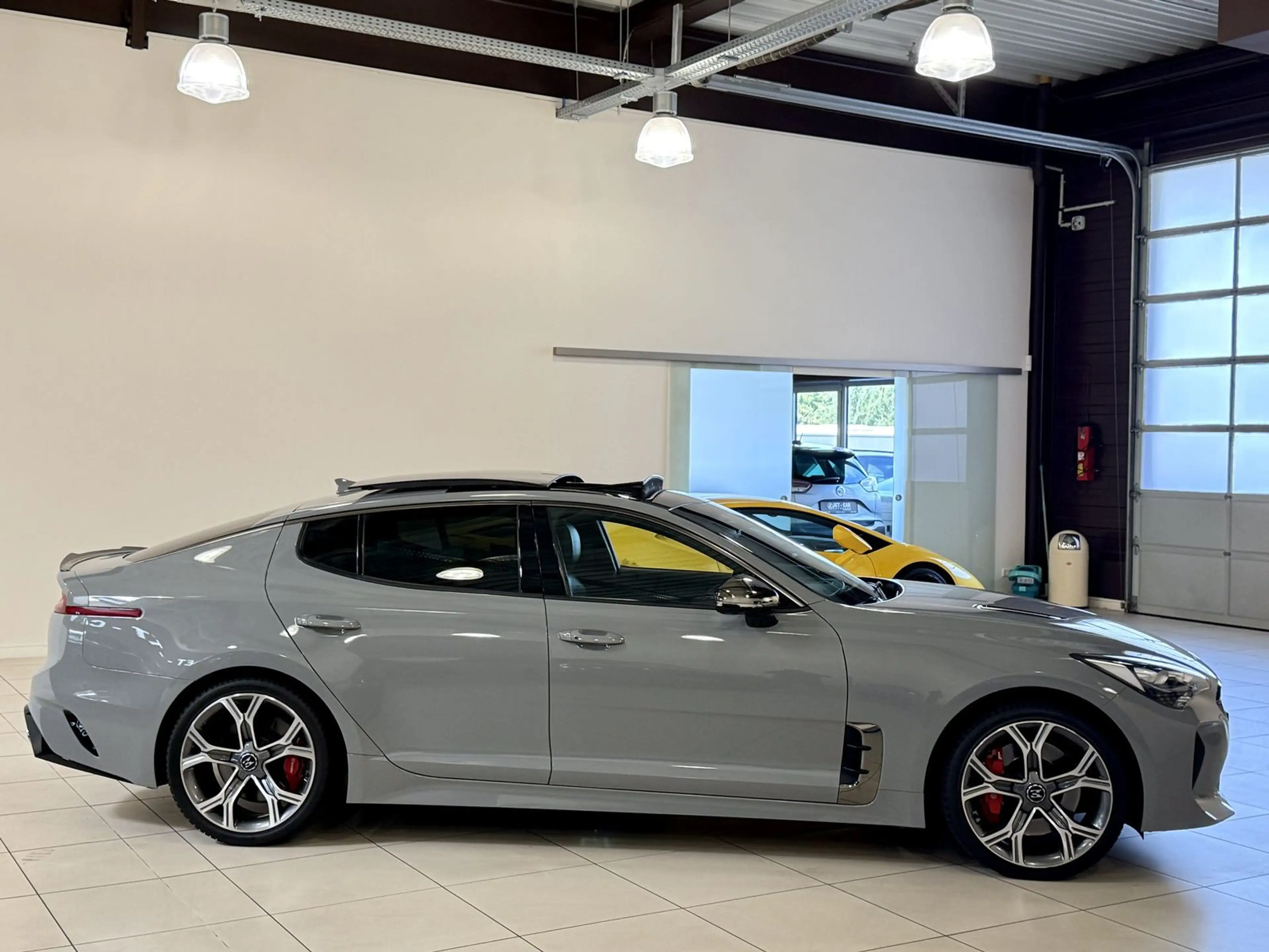 Kia Stinger GT 4WD *Pano-HUD-ACC-H&K-360°-Garantie* — photo 5