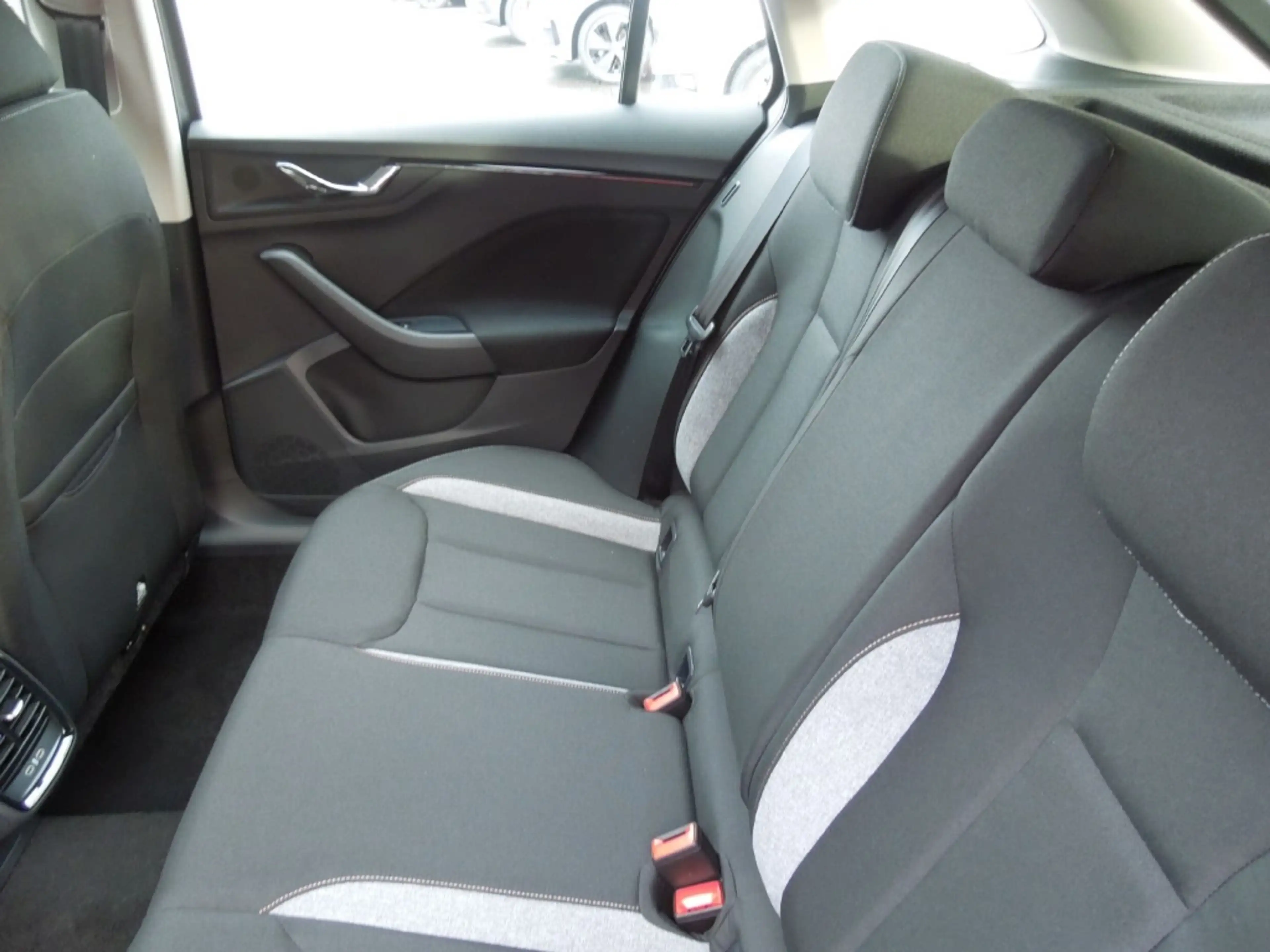 Skoda Scala 1.0 TSI Selection/LED/Sitzheizung/Kamera — photo 10