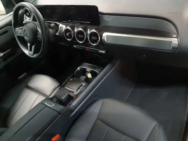 Mercedes-Benz GLB view 9