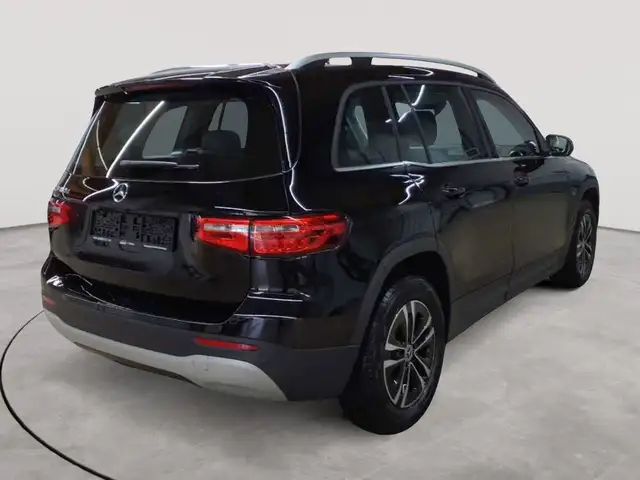 Mercedes-Benz GLB view 4