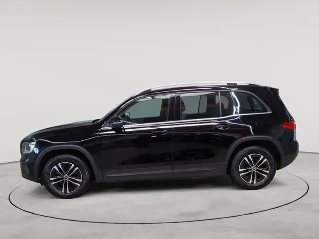 Mercedes-Benz GLB view 6