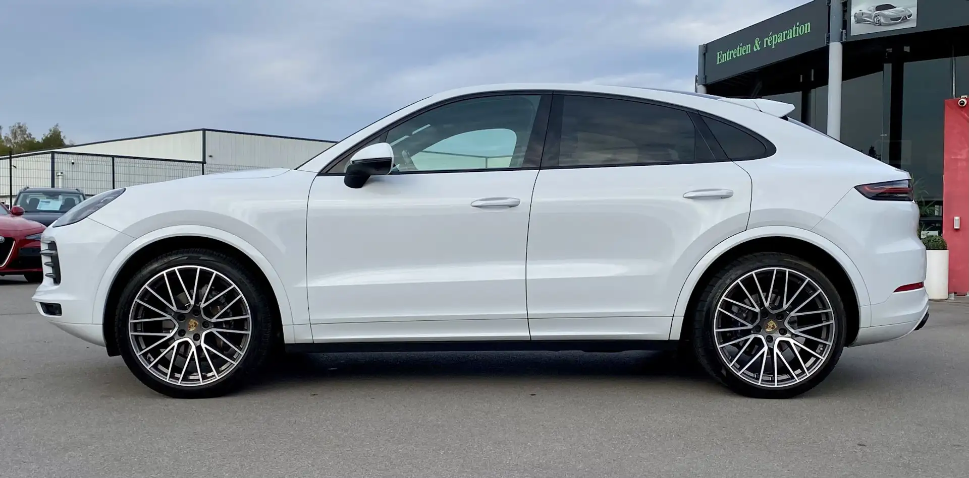 Porsche Cayenne Coupe / 3.0l V6 340 CH BVA 8 / Blanc - 2