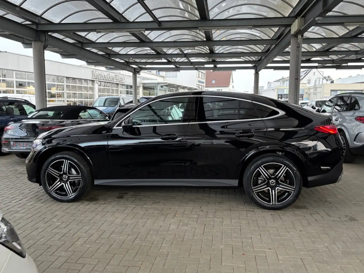 Mercedes-Benz GLC 220 d 4M Coupe AMG+AMBIENTE+DISTRO+MEMORY Schwarz - 2