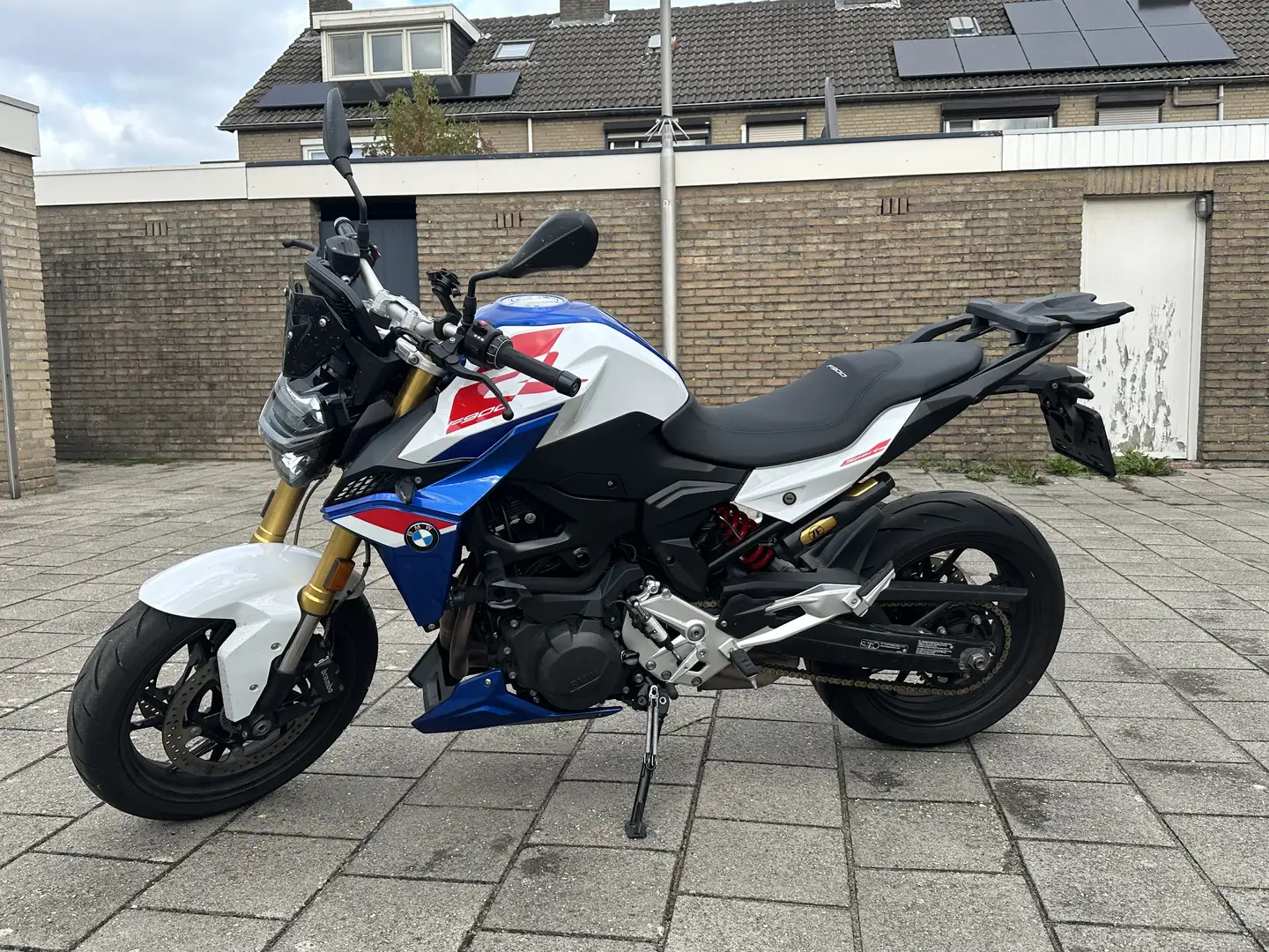 BMW F 900 R (A2), rijk uitgerust - 1