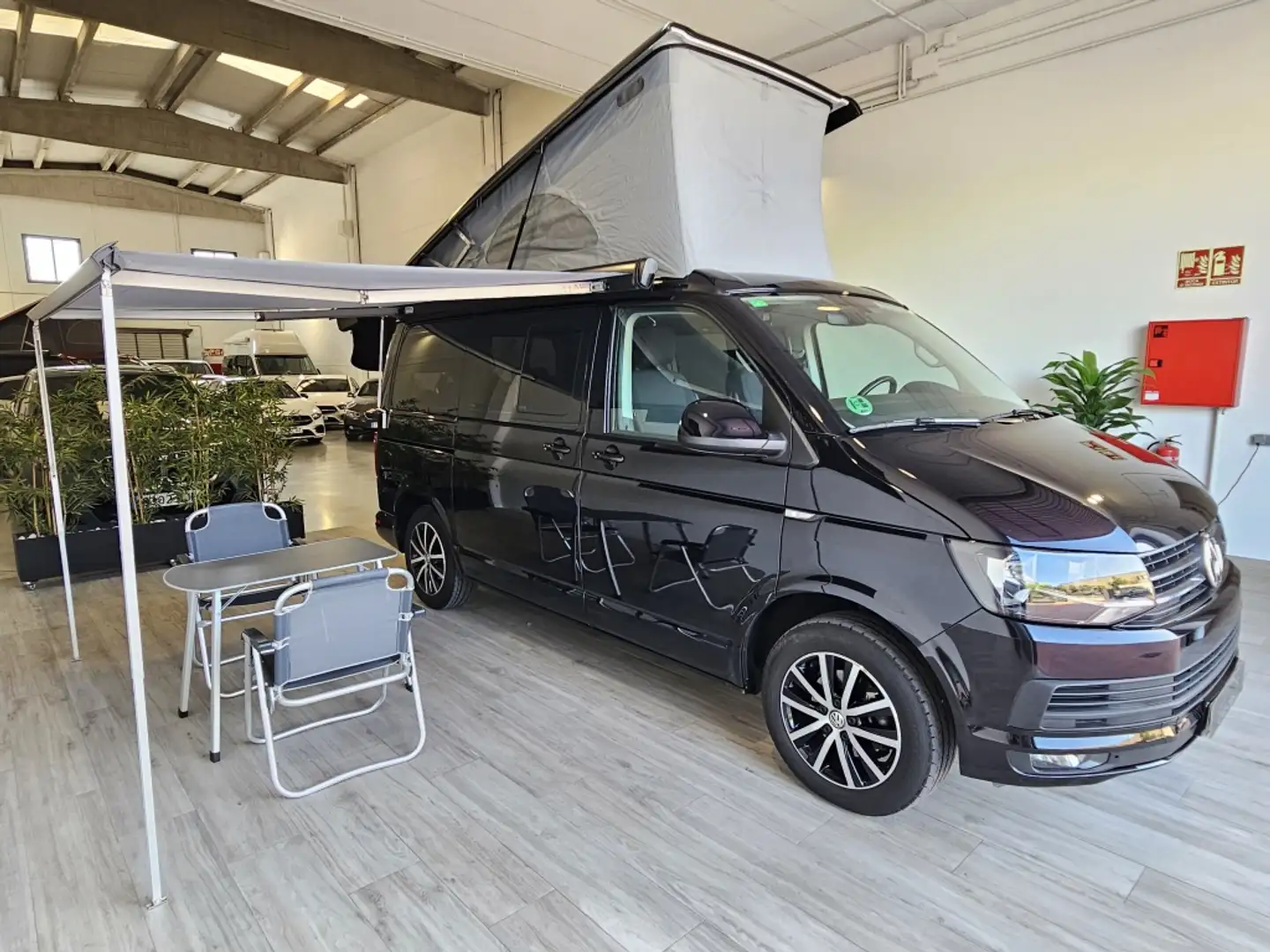 Volkswagen T5 California 2.0TDI BMT Beach 110kw Negro - 1