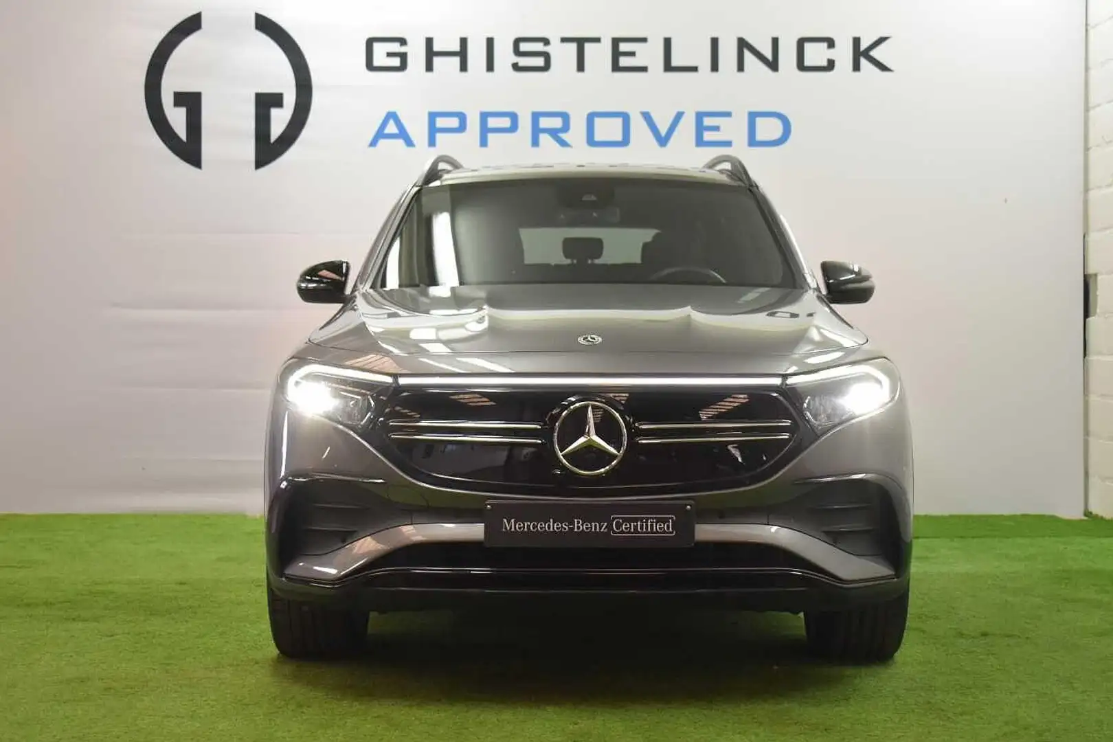 Mercedes-Benz EQB 300 4MATIC Gris - 2