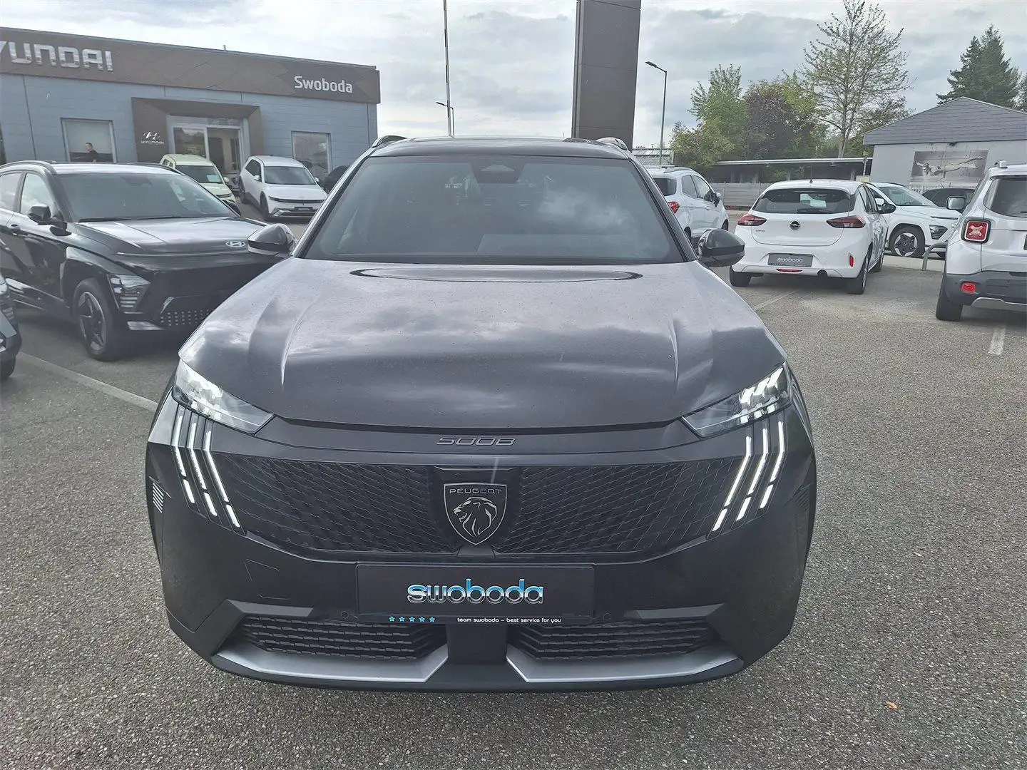 Peugeot 5008 mHEV 145 e-DCS6 Aut. Schwarz - 2