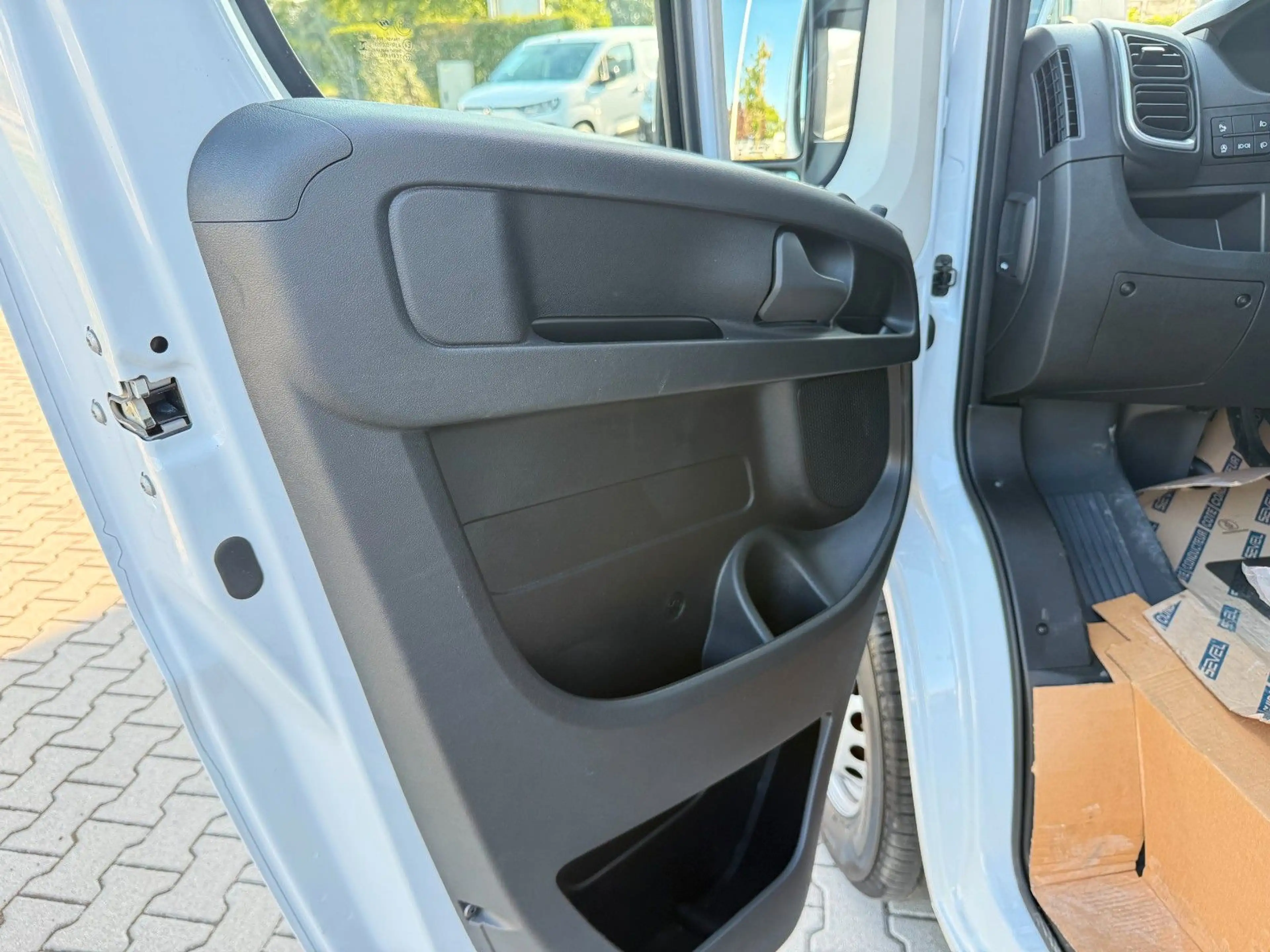Citroen Jumper Kasten Hochraum 35 L3H2 BlueHDi 180 — photo 15
