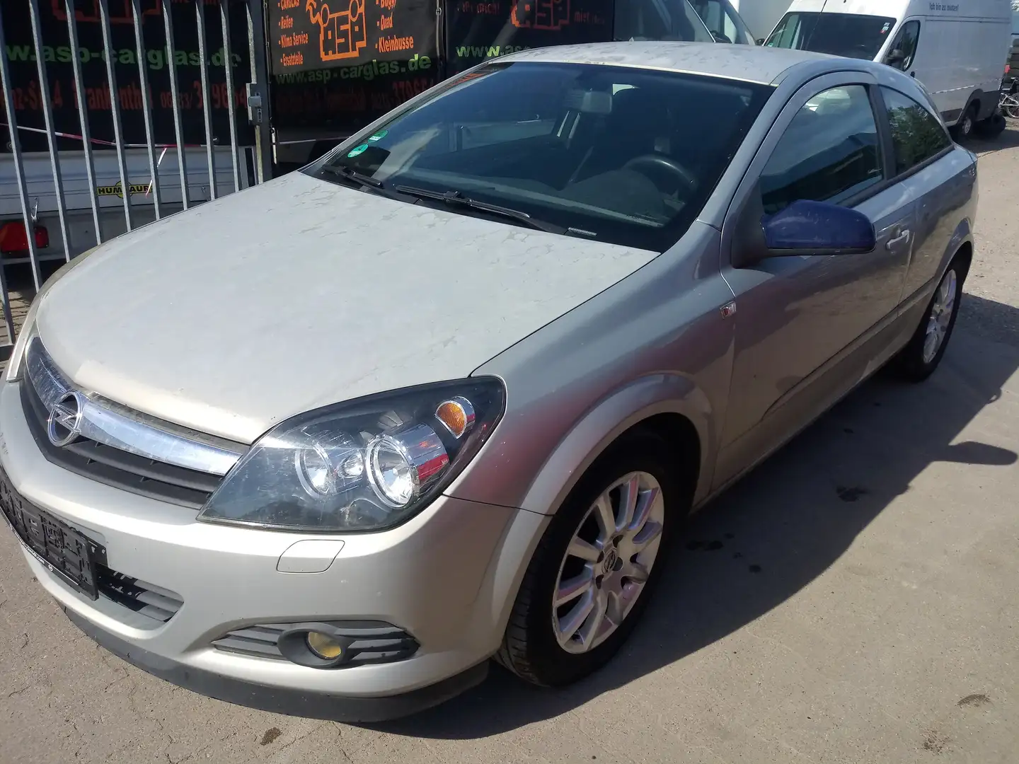 Opel Astra GTC 1.6 16V HU & AU 04-2026! Silber - 1