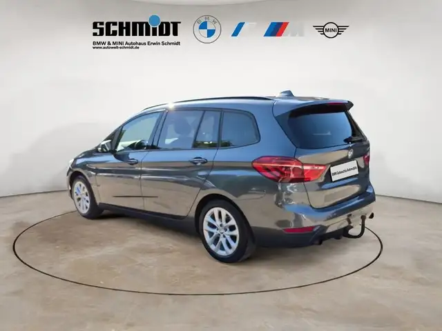 BMW 2 Series view 3