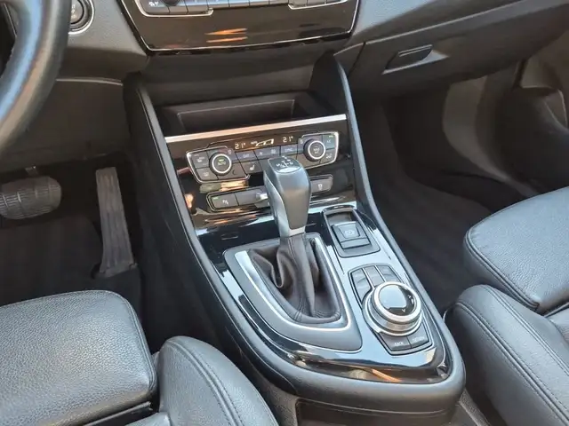 BMW 2 Series view 8