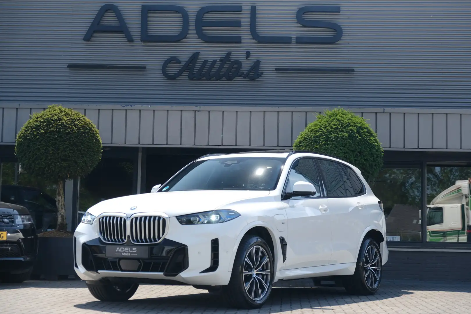 BMW X5 xDrive50e M Sport Panodak Harman Kardon HUD ACC Weiß - 2