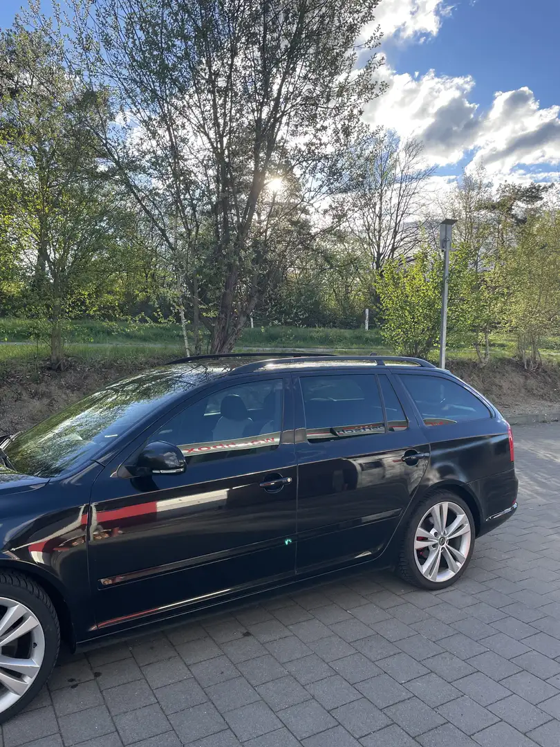 Skoda Octavia Combi 2.0 TDI DPF RS - 2