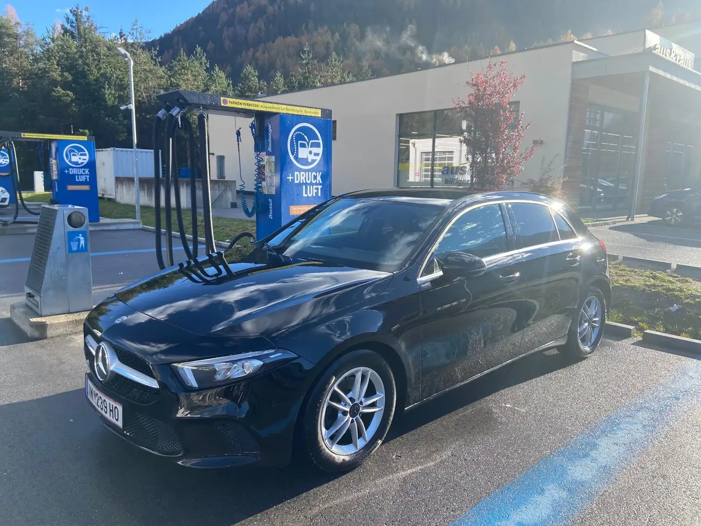 Mercedes-Benz A 180 A 180 d Austria Edition Schwarz - 2