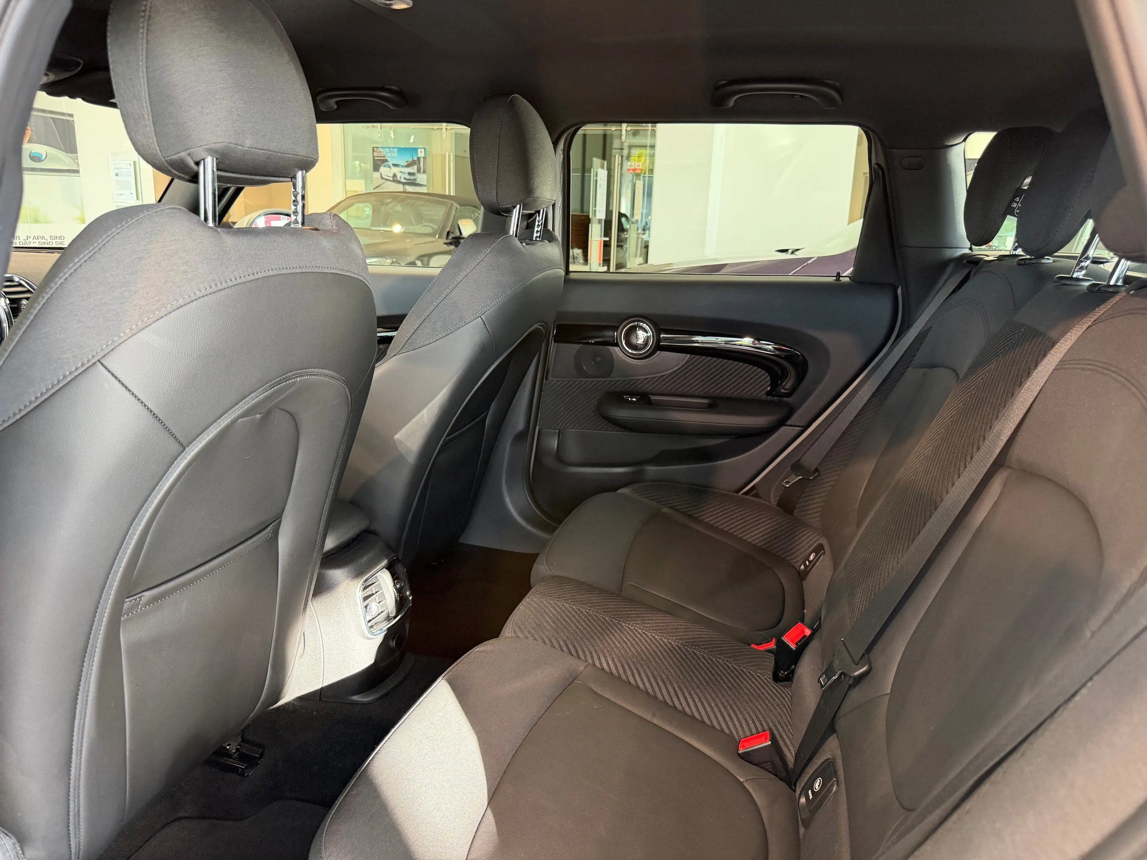MINI Cooper S ALL4 Clubman Pepper LED RFK Navi ACC — photo 15