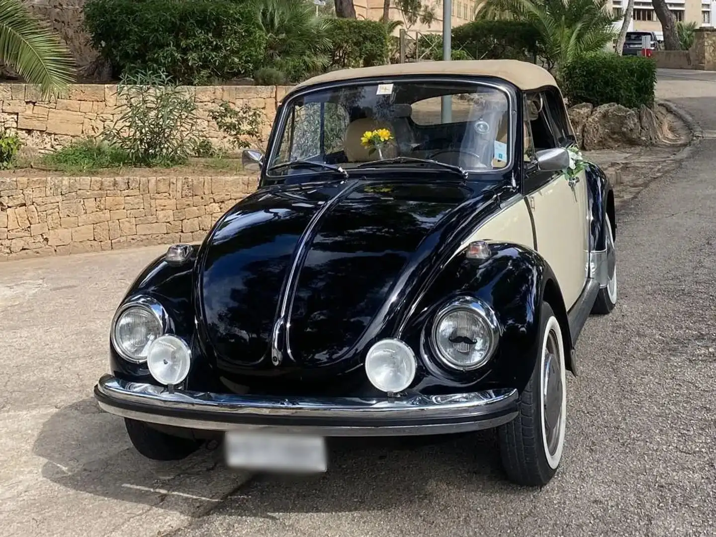 Volkswagen Beetle Cabrio 1303LS Černá - 1