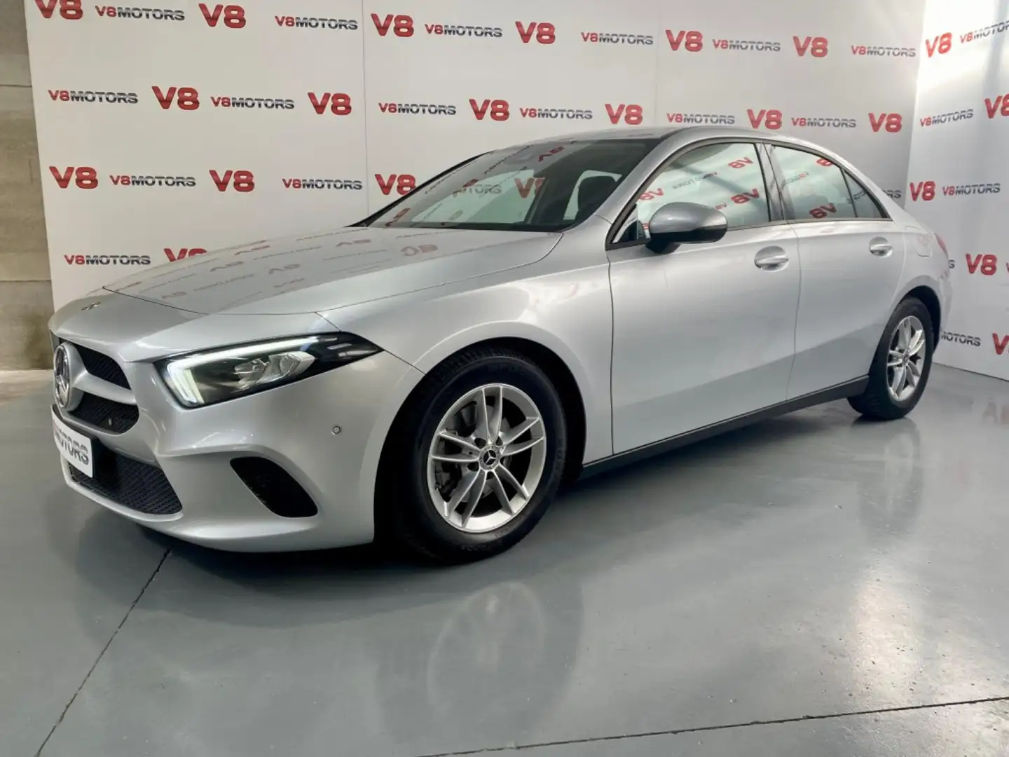 Mercedes-Benz A 180 180d Gris - 2