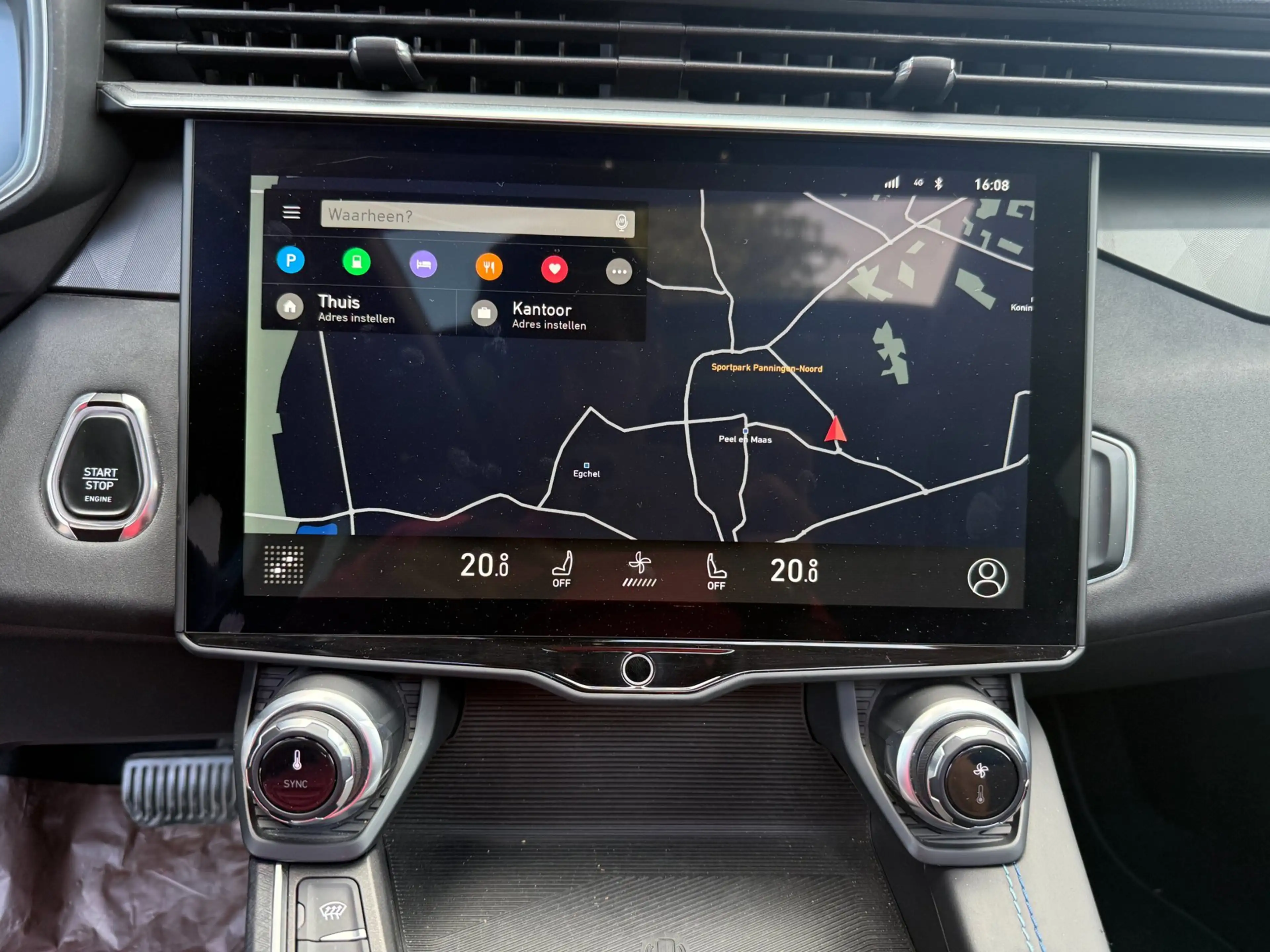 Lynk & Co 01 1.5 More PHEV Panorama, Winter pack, Navi, Camera — photo 18