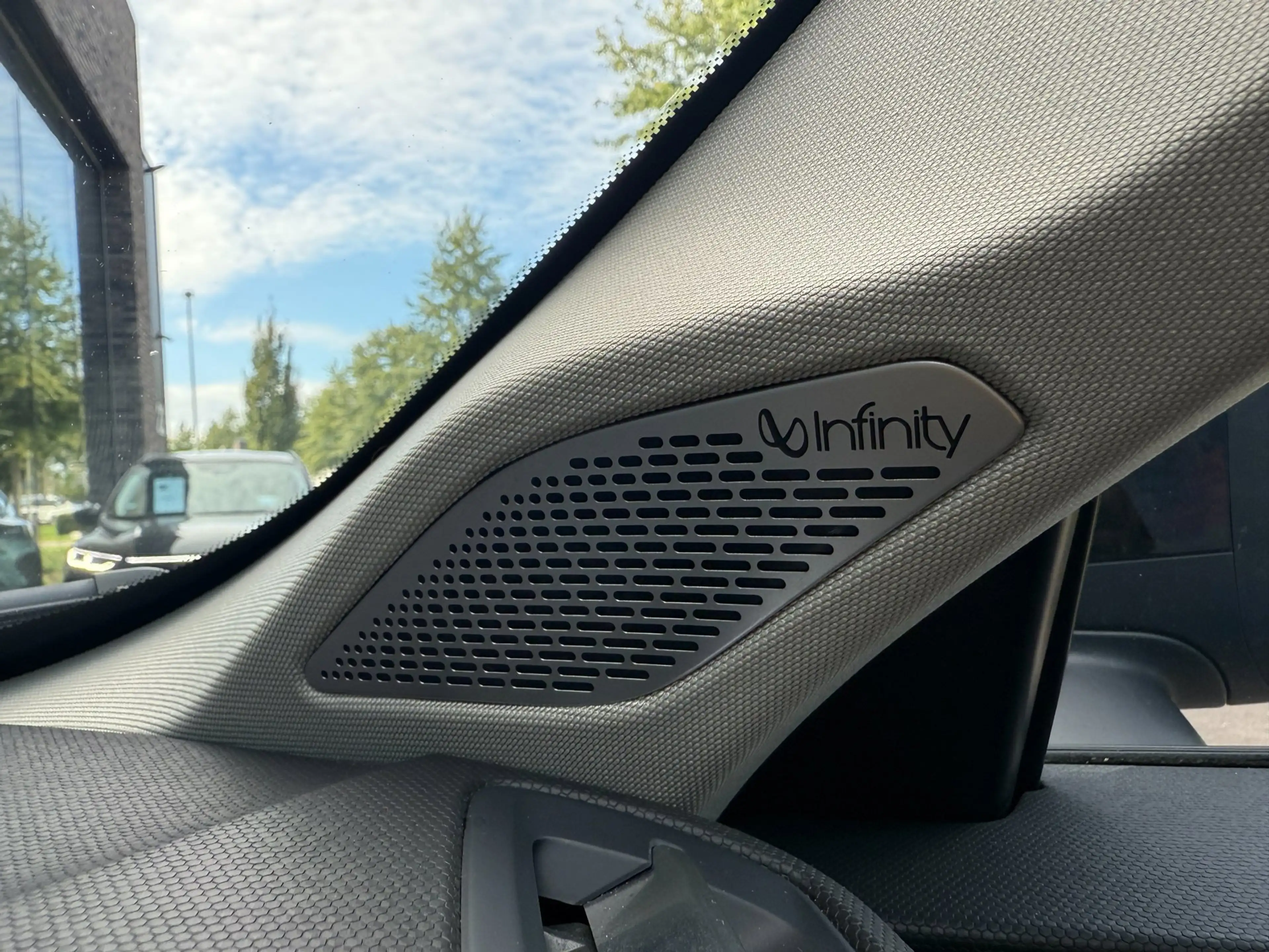 Lynk & Co 01 1.5 More PHEV Panorama, Winter pack, Navi, Camera — photo 24