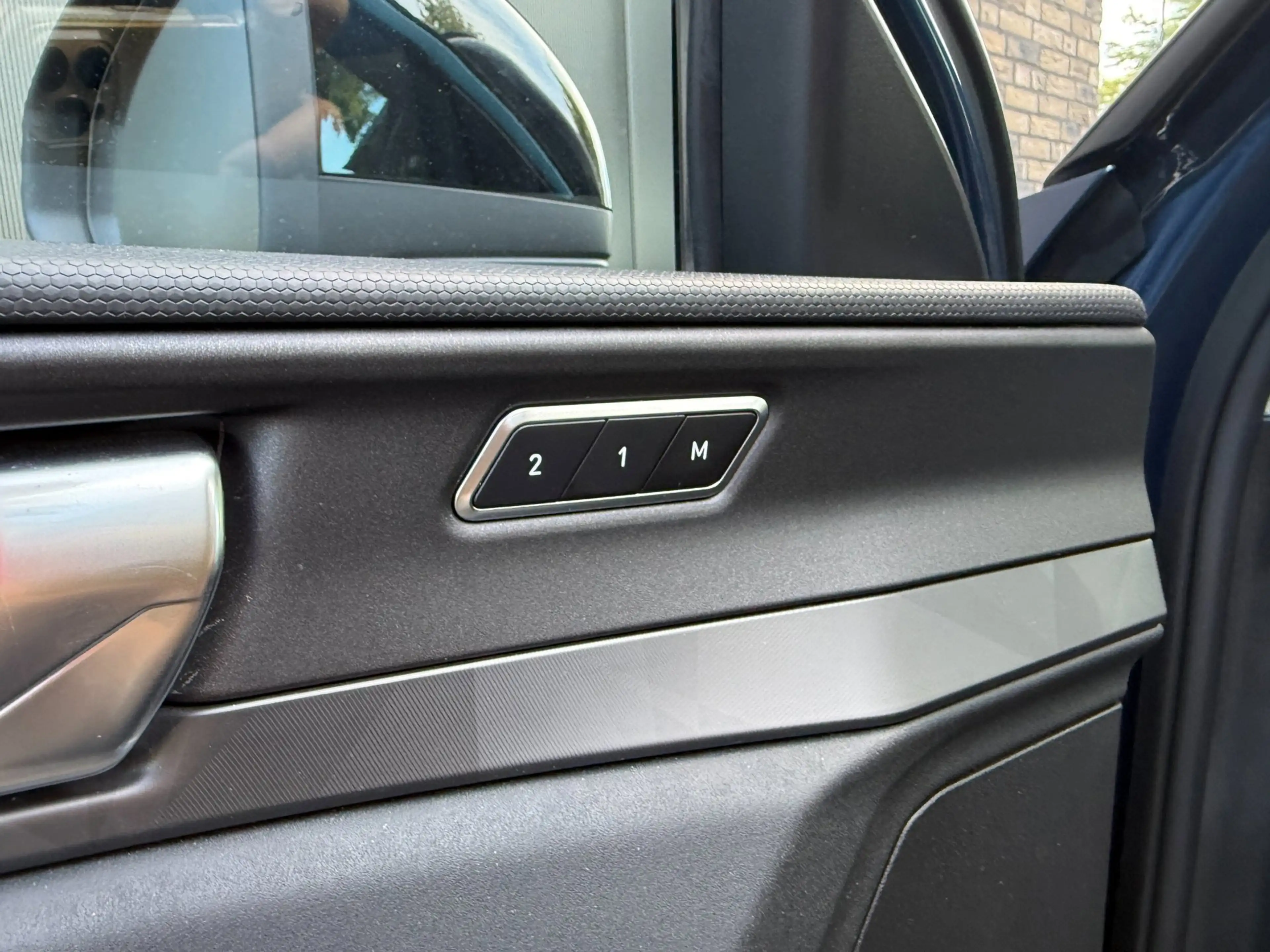Lynk & Co 01 1.5 More PHEV Panorama, Winter pack, Navi, Camera — photo 12