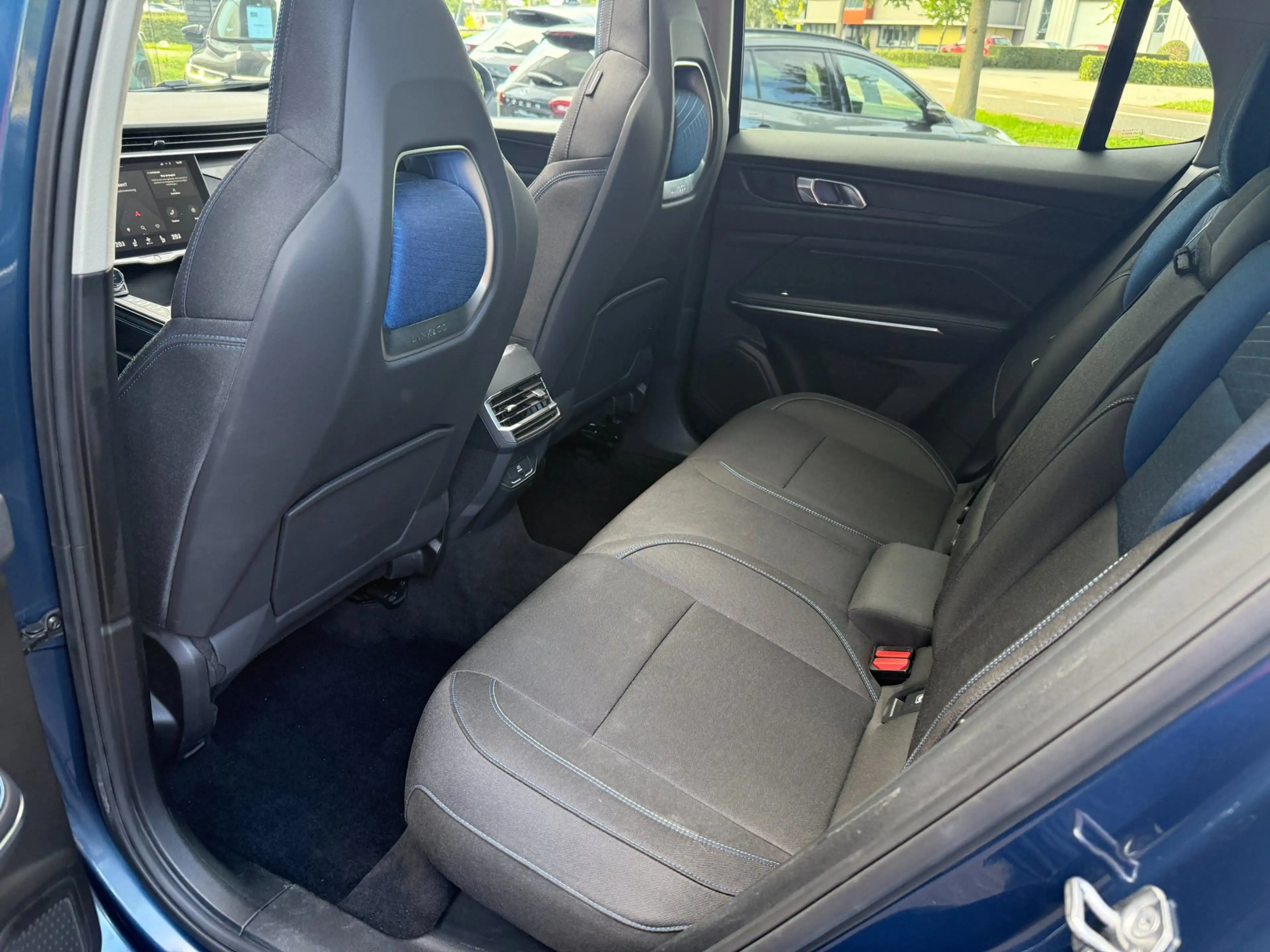 Lynk & Co 01 1.5 More PHEV Panorama, Winter pack, Navi, Camera — photo 30