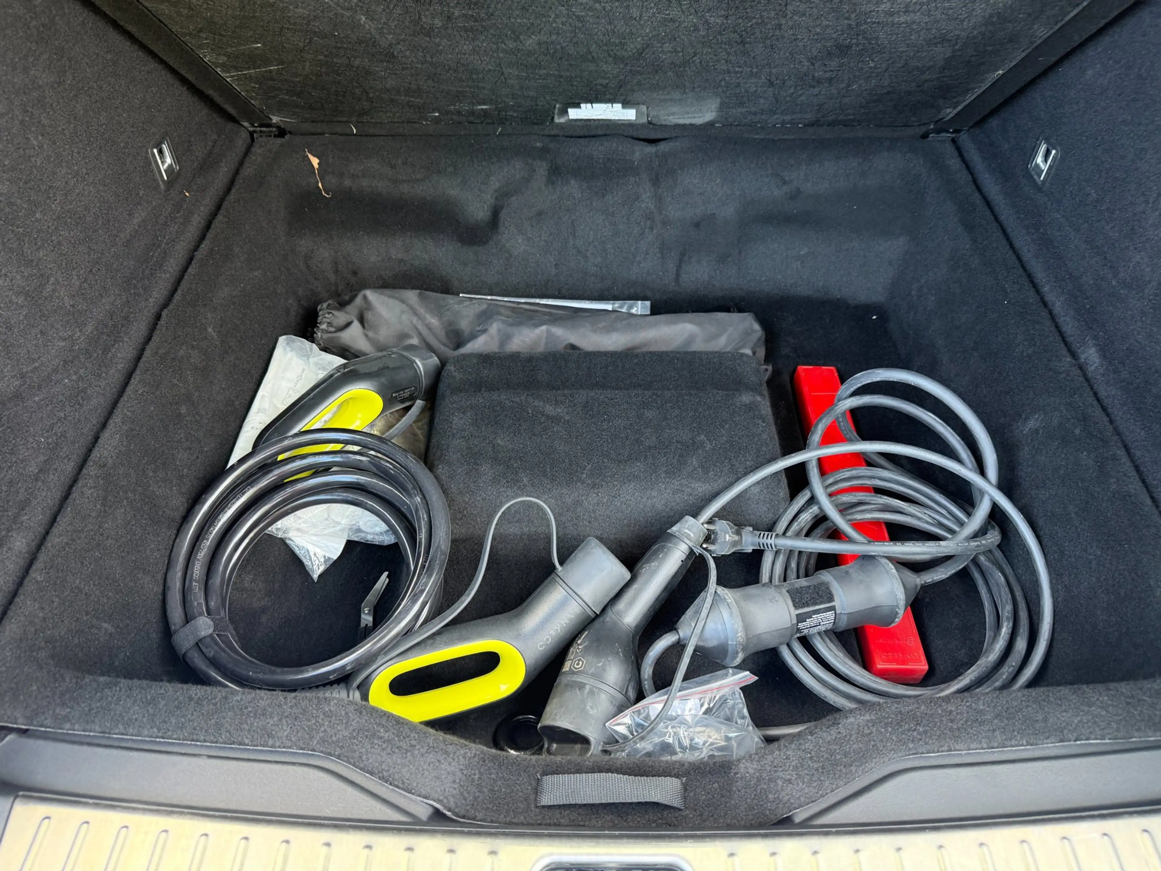 Lynk & Co 01 1.5 More PHEV Panorama, Winter pack, Navi, Camera — photo 32