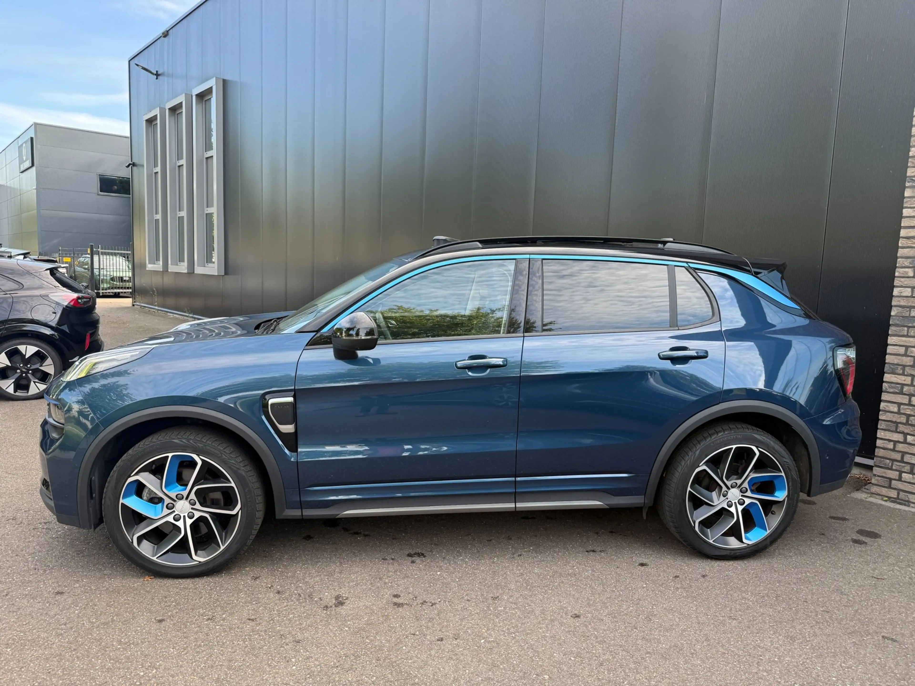 Lynk & Co 01 1.5 More PHEV Panorama, Winter pack, Navi, Camera — photo 3