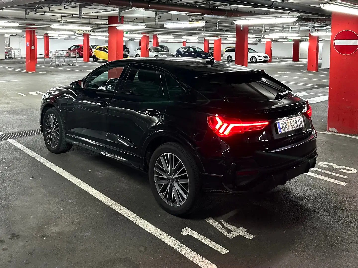 Audi Q3 Q3 Sportback 35 TDI S-line S-tronic S-line Schwarz - 2
