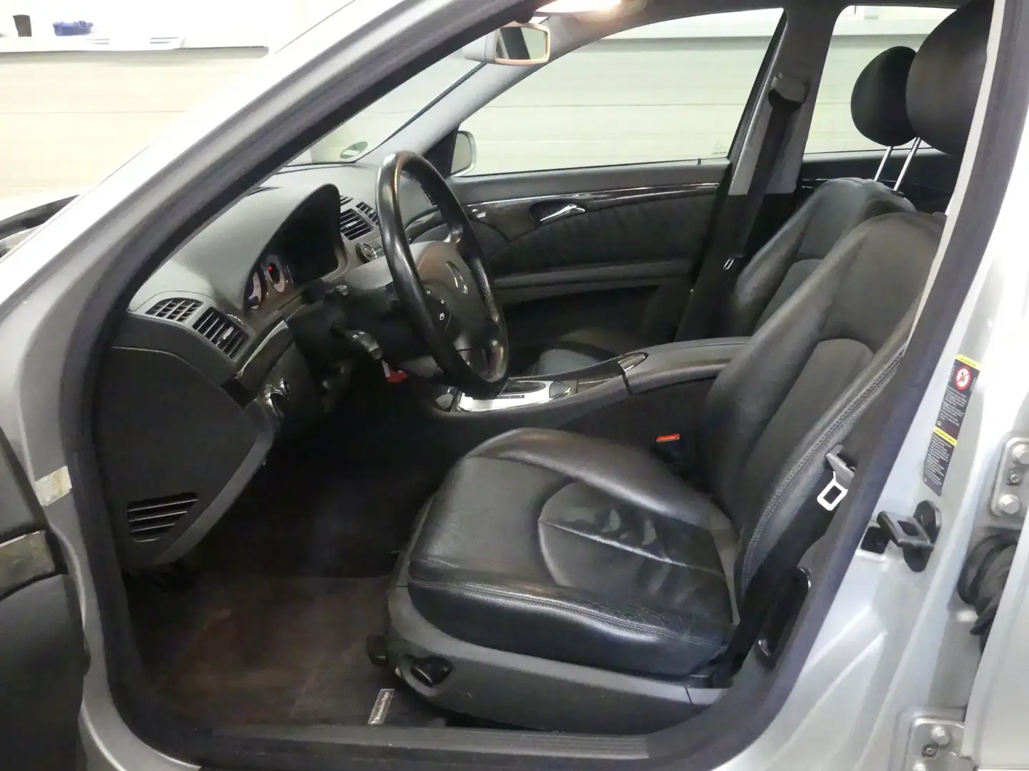 Mercedes-Benz E 240 Avantgarde - Automaat - Mooie Auto Gris - 2