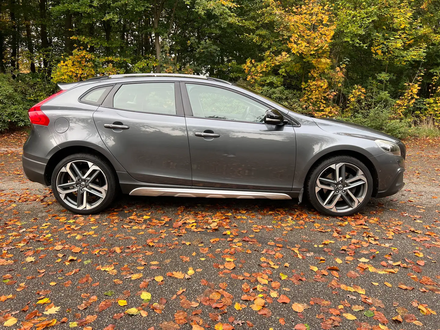 Volvo V40 Cross Country 2.5 T5 AWD Summum Cross Country 255PK 186dkm Full Grijs - 2